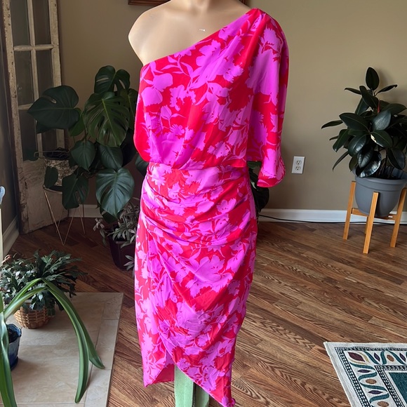 DO+BE One Shoulder Pink Floral Dress - Picture 3 of 9